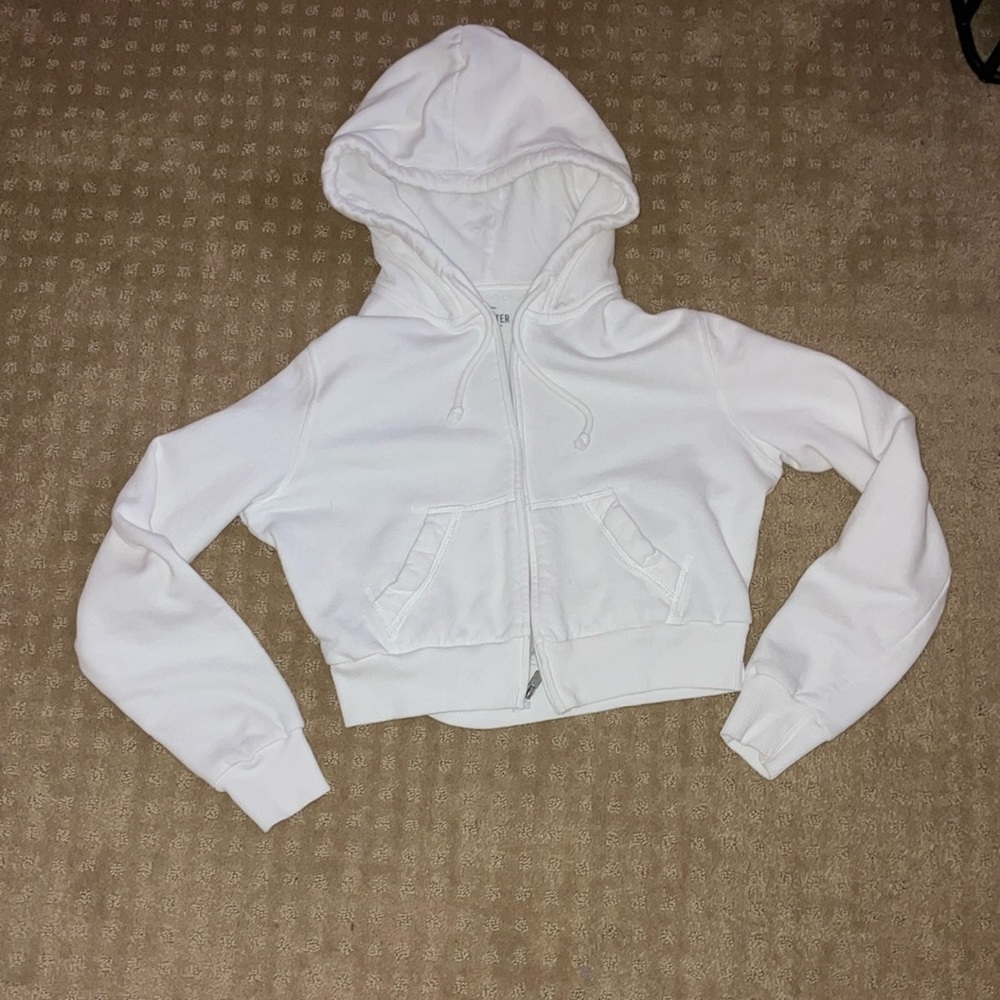 Hollistet cropped white zip up